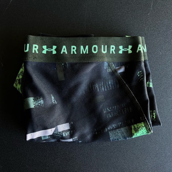 UA Compression Shorts - Large - Picture 3 of 3